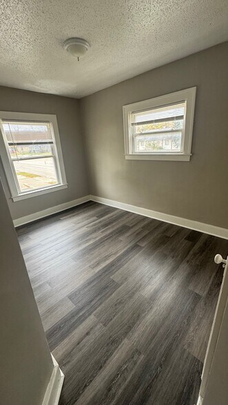 More Photos Of 25 Maynard Ct, Pontiac Apartments For Sale