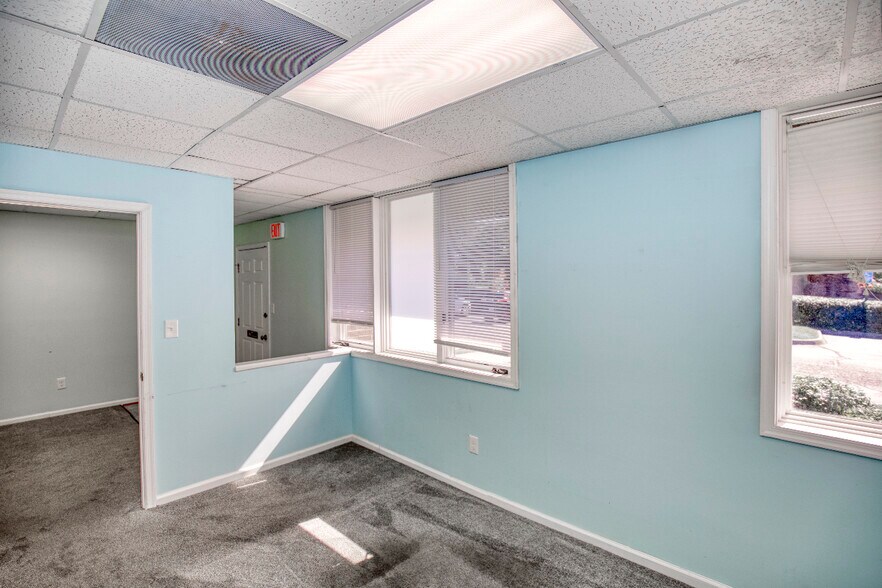 More Photos Of 7151 Richmond Rd, Williamsburg Medical For Lease