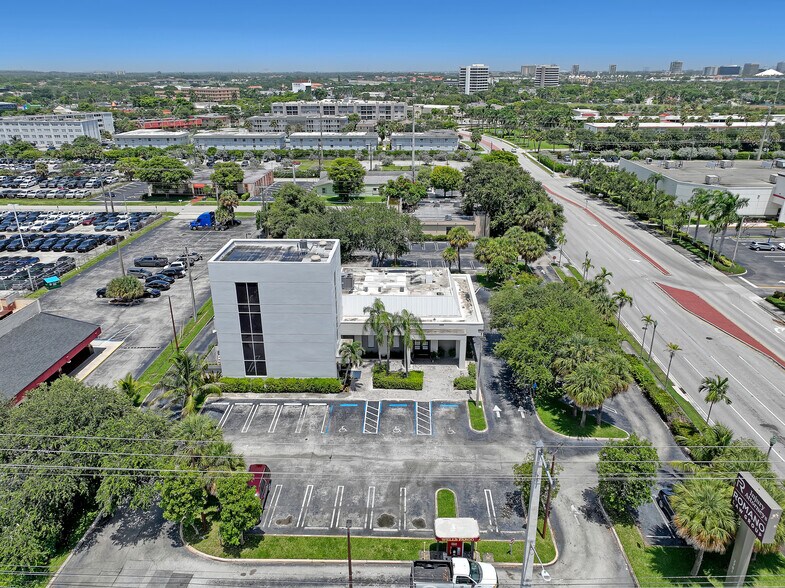 More Photos Of 2701 W Okeechobee Blvd, West Palm Beach Office For Sale