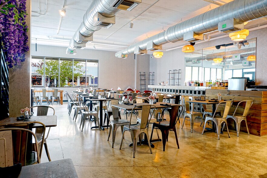 More Photos Of 2010 Wilton Dr, Wilton Manors Restaurant For Lease