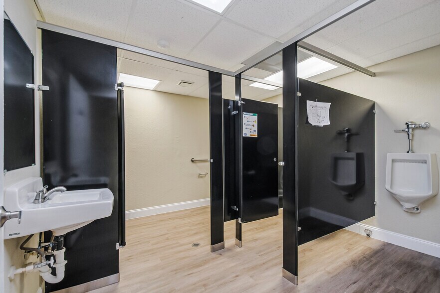 More Photos Of 440 Plumosa Ave, Casselberry Warehouse For Lease