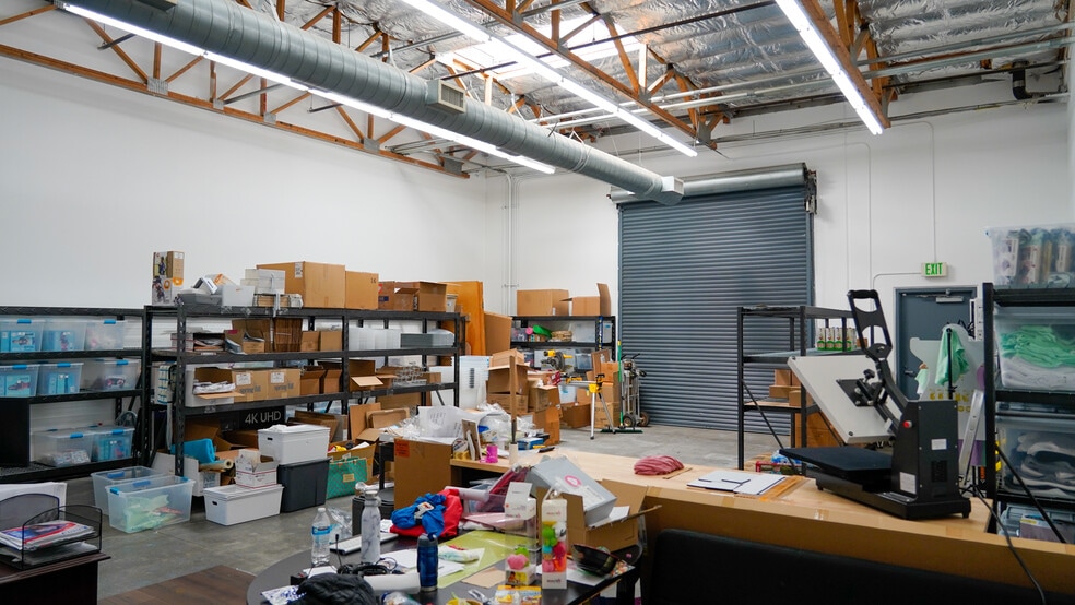 More Photos Of 21092 Bake Pky, Lake Forest Warehouse For Lease