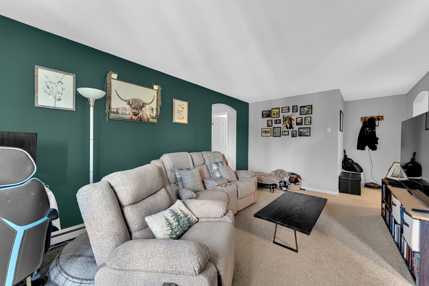 More Photos Of 109 Division St N, Kingsville Apartments For Sale