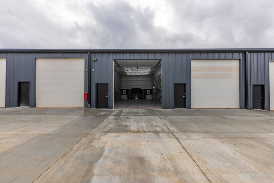 More Photos Of 6034 Lanier Islands Pky, Buford Self Storage For Lease