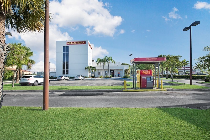 More Photos Of 2701 W Okeechobee Blvd, West Palm Beach Office For Sale