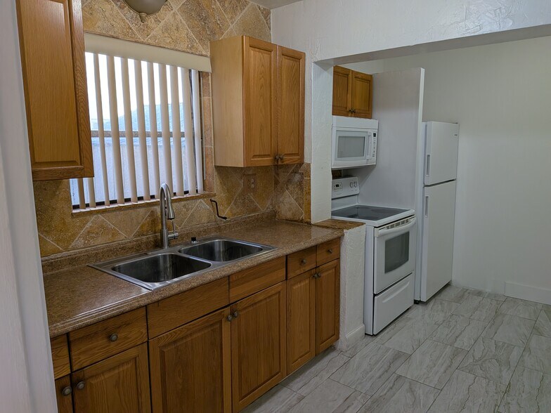 More Photos Of 2247 Polk St, Hollywood Land For Sale