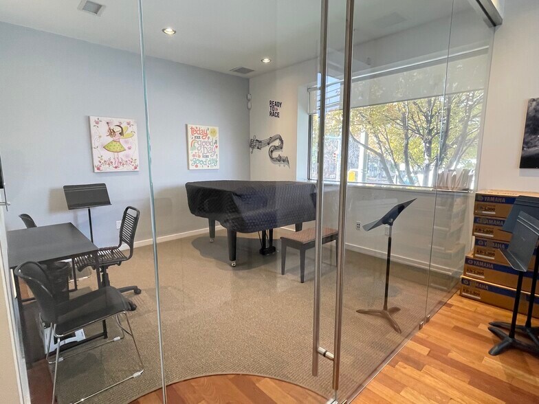 More Photos Of 18-00 Fair Lawn Ave, Fair Lawn Loft Creative Space For Lease