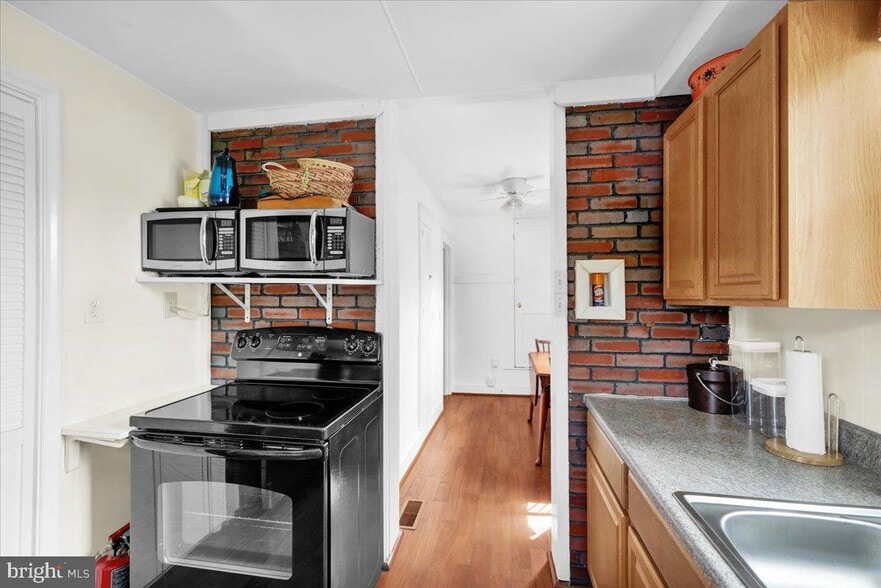 More Photos Of 325 E Lancaster Ave, Reading Office Residential For Sale