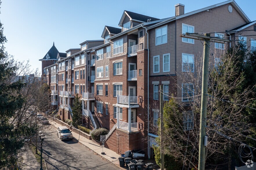 More Photos Of 35 W Broad St, Stamford Apartments For Sale