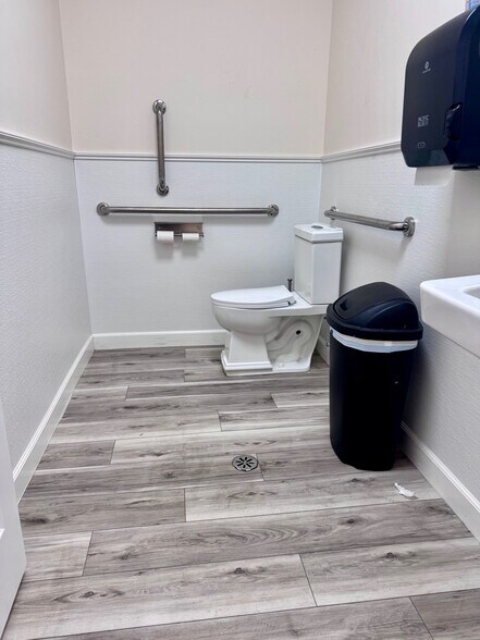 More Photos Of 24955 S US Highway 23, Circleville Restaurant For Sale