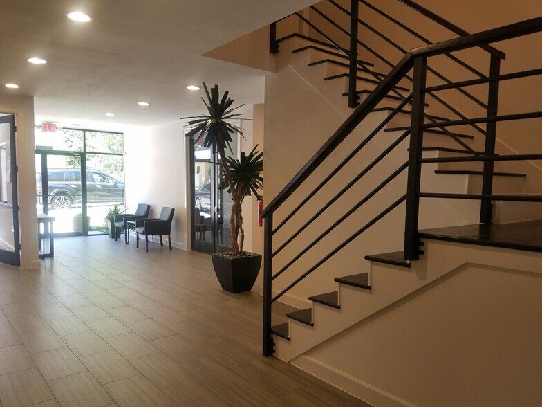 More Photos Of 26207 Oak Ridge Dr, Spring Medical For Lease