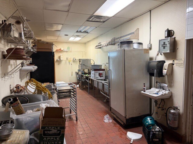 More Photos Of 100 Long Point Rd, Melbourne Beach Storefront For Lease