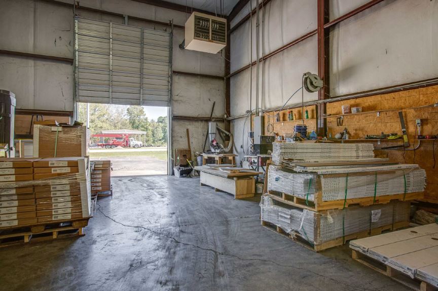 More Photos Of 1438 Highway 96, Burns Warehouse For Lease
