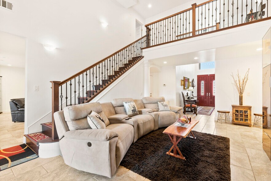 More Photos Of 1909 Cheyenne Cir, Oceanside Specialty For Sale