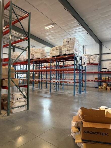 More Photos Of 2139 Magnum Cir, Lincoln Warehouse For Lease