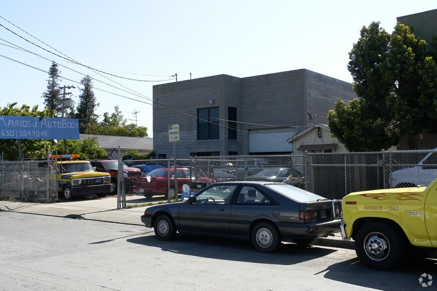 More Photos Of 430 Macarthur Ave, Redwood City Service For Sale
