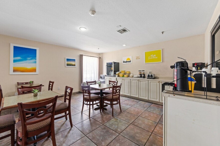 More Photos Of 1251 E Laurel Ave, Eunice Hotel For Sale