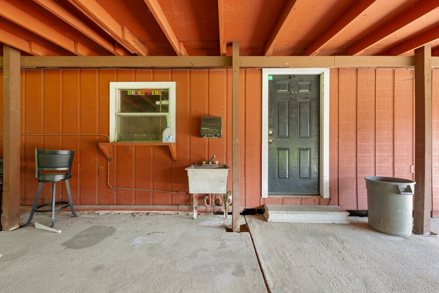 More Photos Of 11310 FM 1725 Rd, Cleveland Restaurant For Sale