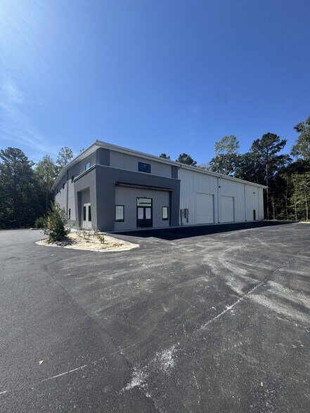 More Photos Of 9501 Palmetto Commerce Pky, Ladson Distribution For Lease