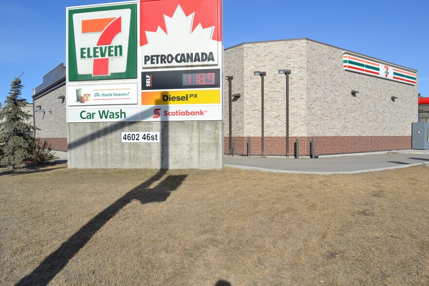 More Photos Of 4602 46 St, Olds General Retail For Lease