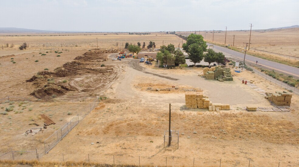 More Photos Of 28101 W Avenue C6, Lancaster Office Residential For Sale