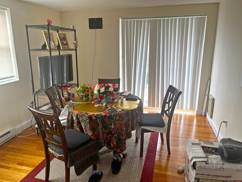 More Photos Of 447 Pleasant St, Melrose Apartments For Sale