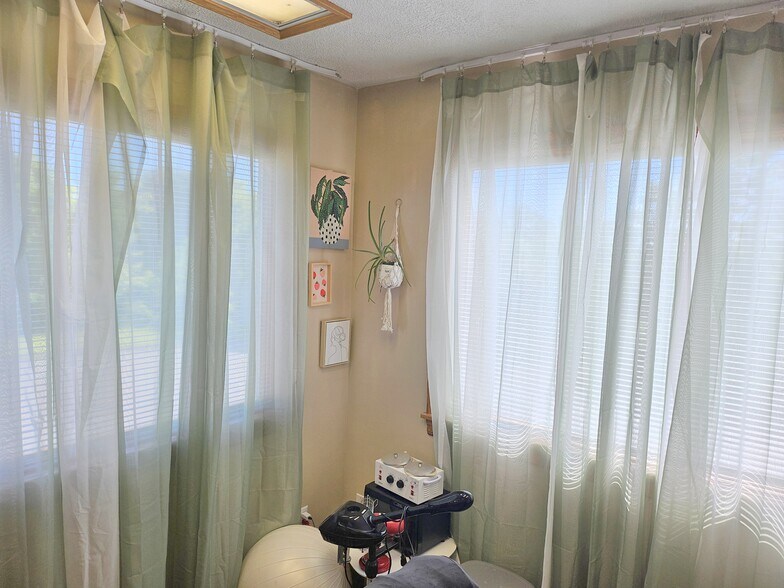 More Photos Of 662 New Castle Rd, Butler Office For Sale