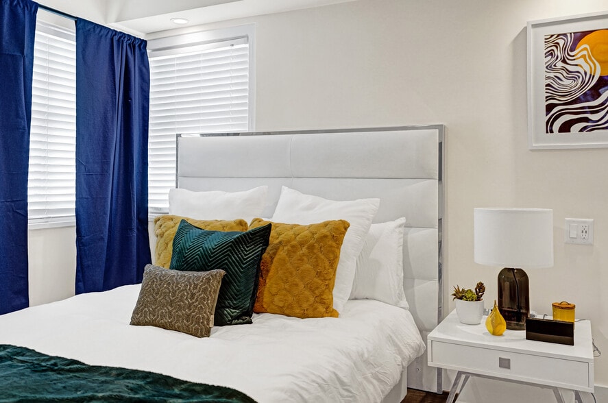 More Photos Of 3020-3024 Seville St, Fort Lauderdale Hotel For Sale