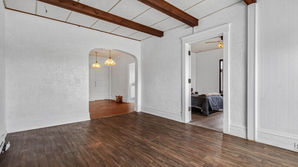 More Photos Of 110 W 2nd St N, Ladysmith General Retail For Sale