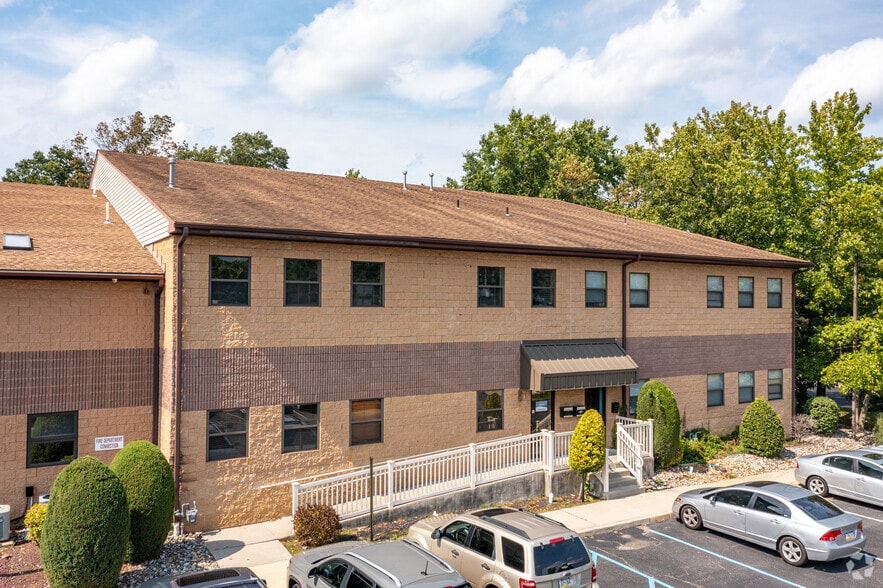 More Photos Of 600 Deer Rd, Cherry Hill Light Distribution For Sale