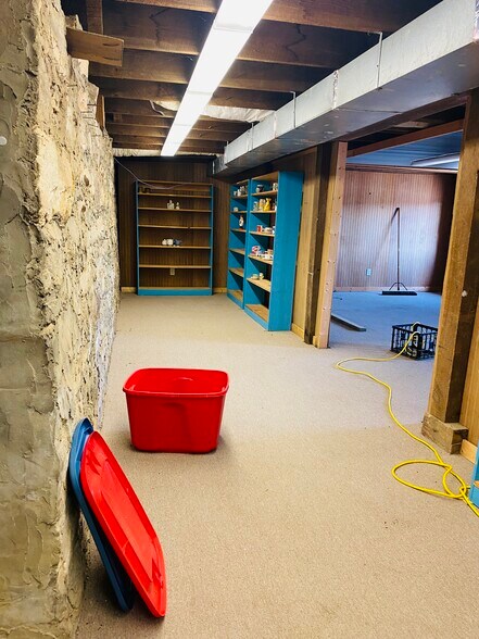 More Photos Of 100 Main st, Calico Rock Specialty For Sale