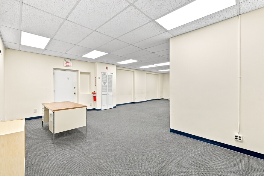 More Photos Of 92 S Central Ave, Hartsdale Storefront Retail Office For Lease