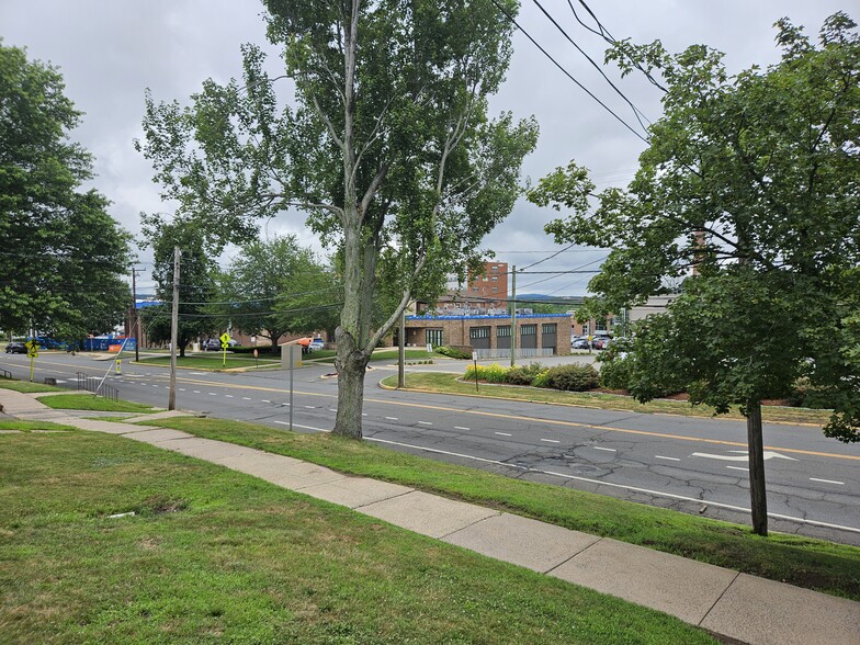 More Photos Of 103 S Main St, Middletown Office For Sale