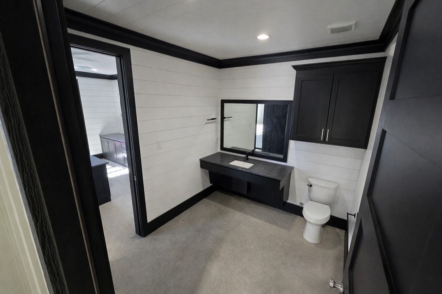 More Photos Of 7726 Harwell St, White Settlement Industrial For Lease