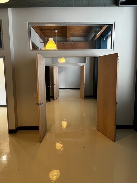 More Photos Of 409 W Huron St, Chicago Loft Creative Space For Lease