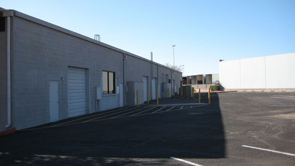 More Photos Of 3161 N 33rd Ave, Phoenix Research And Development For Lease