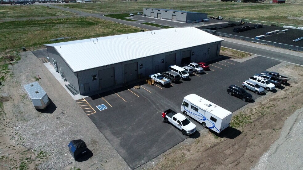 More Photos Of 3196 N Spitfire St, Idaho Falls Industrial For Lease