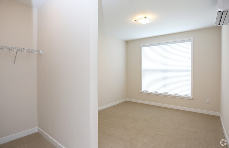 More Photos Of 240 State St, Schenectady Apartments For Lease