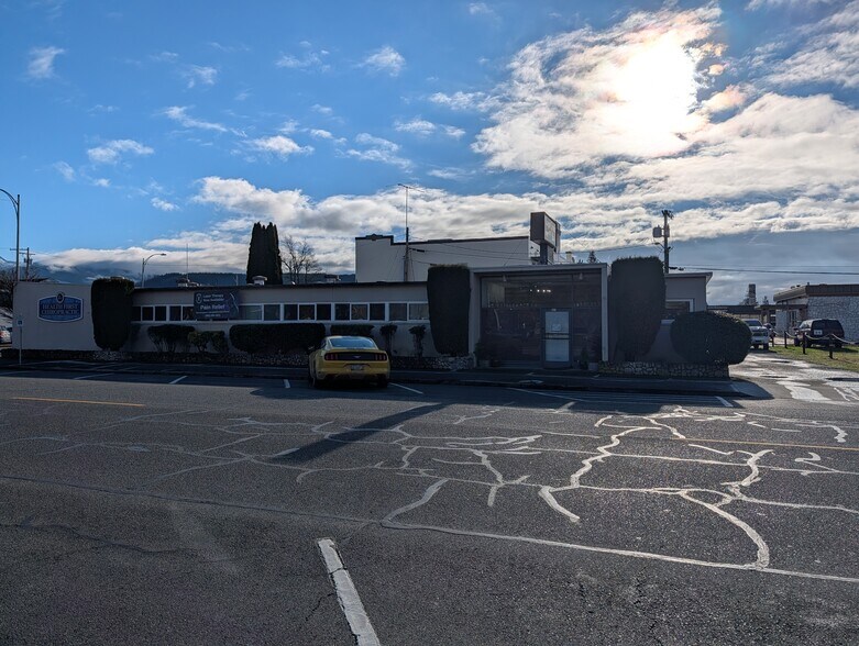 More Photos Of 700 Murdock St, Sedro Woolley Office For Sale