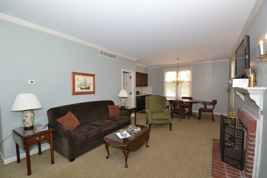 More Photos Of 300 S State Road 446, Bloomington Hotel For Sale