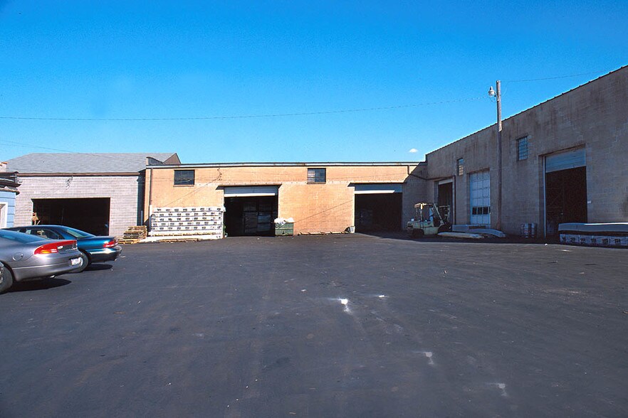 More Photos Of 5060-5130 Manchester Ave, Saint Louis Warehouse For Sale