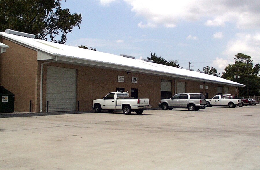 More Photos Of 6111 Milwee St, Houston Unknown For Lease
