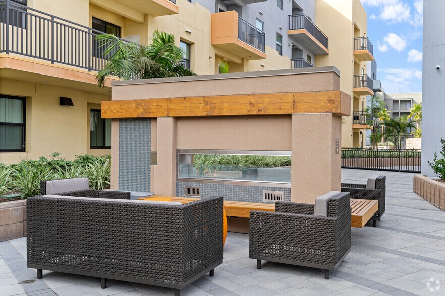 More Photos Of 6838-6874 Northbank Dr, Ventura Apartments For Lease