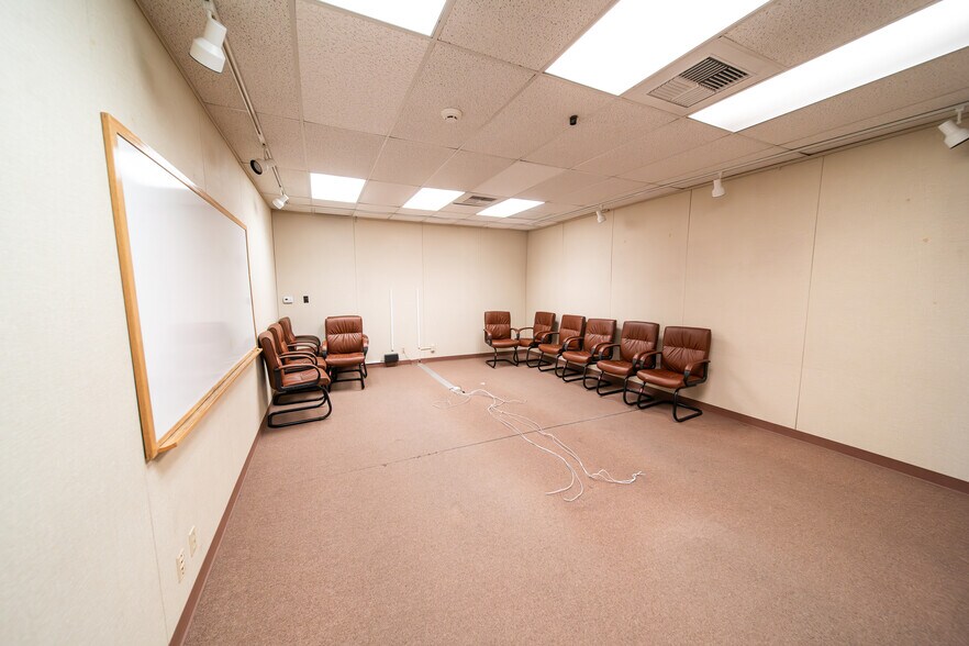 More Photos Of 1550 N Norma St, Ridgecrest Office For Lease