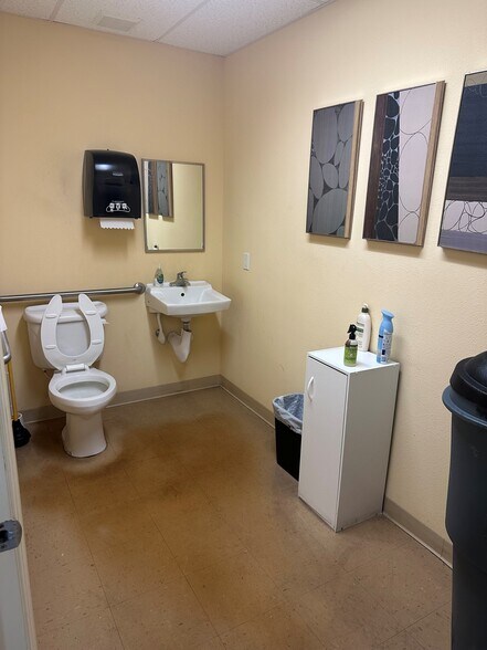 More Photos Of 2255 Sarasota Center Blvd, Sarasota Industrial For Sale