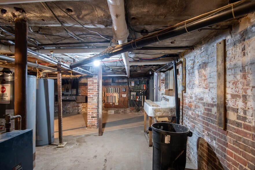 More Photos Of 69 Winter St, Springfield Apartments For Sale