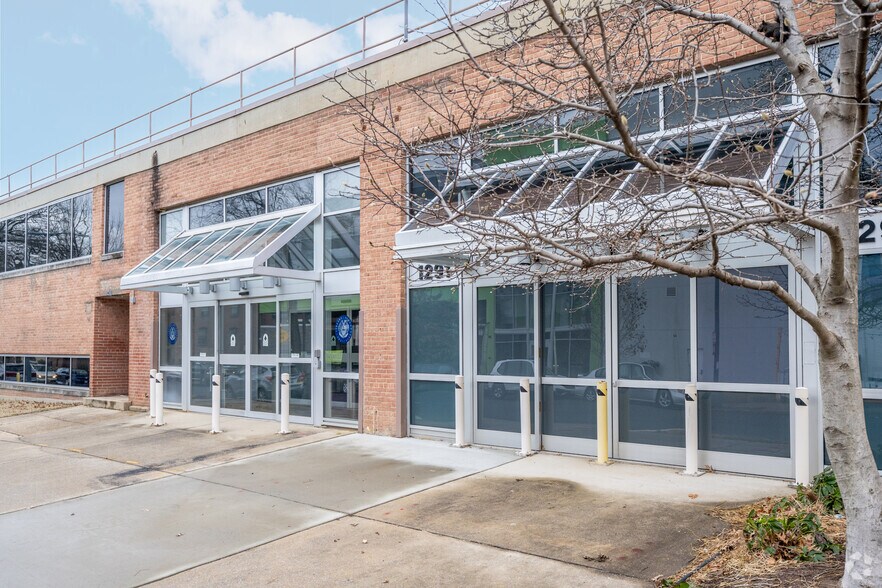 More Photos Of 1291 Taylor St NW, Washington Research And Development For Lease