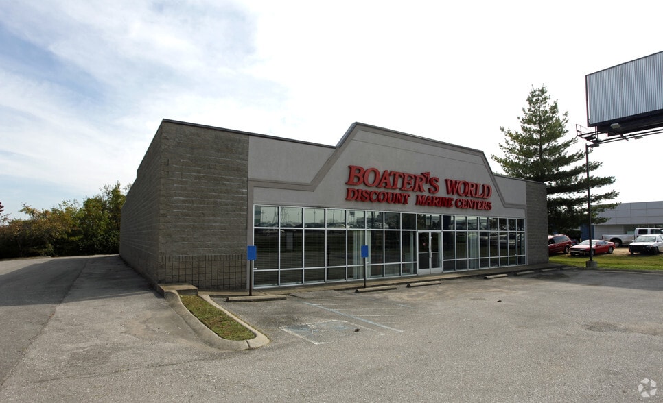 More Photos Of 1553 Gallatin Pike N, Madison Freestanding For Lease