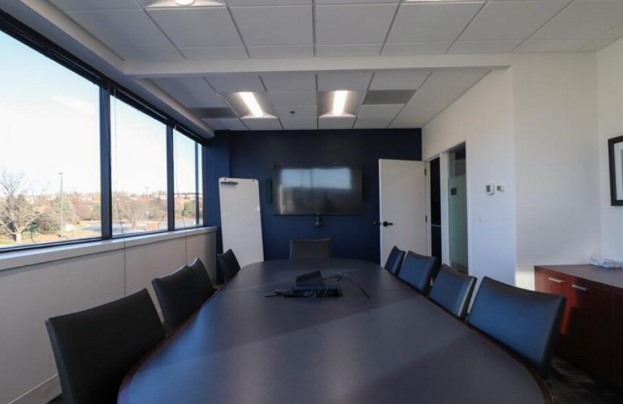 More Photos Of 11340 Blondo St, Omaha Loft Creative Space For Sale