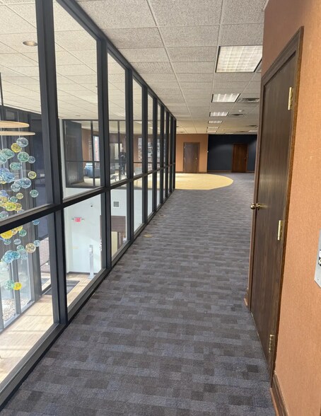 More Photos Of 223 E Spring St, New Albany Bank For Lease